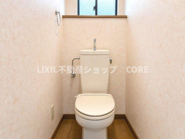 トイレスペースが1・2階にございますので、朝の混雑時に家族が分散して使用できます。
