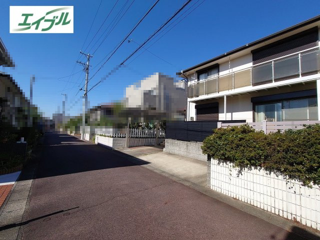 前面道路含む現地写真です