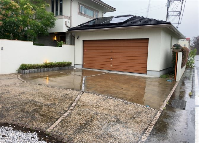 駐車場と明記されていても、最小スペースでつくられた駐車場だと大型車は駐車できなかったり、出入りしにくくなったりする可能性があります。お車のサイズと購入したい物件の駐車場のサイズを現地で確認しましょう。