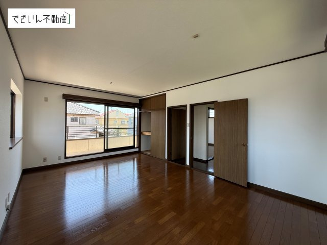 現地(2026年7月撮影)　2階12帖洋室