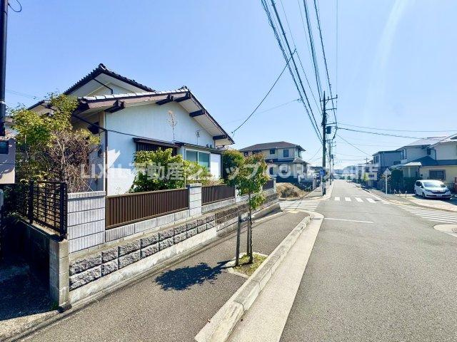 閑静な住宅地で子育て家族にピッタリ。ゆとりある住環境が整っています。