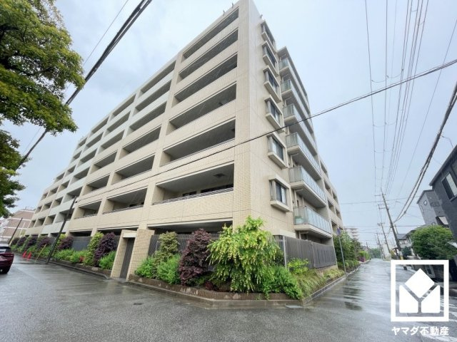 阪急神戸本線「園田」駅まで徒歩約10分の立地。毎日の通勤・通学だけでなく、休日のお出かけまで利便性に優れています。