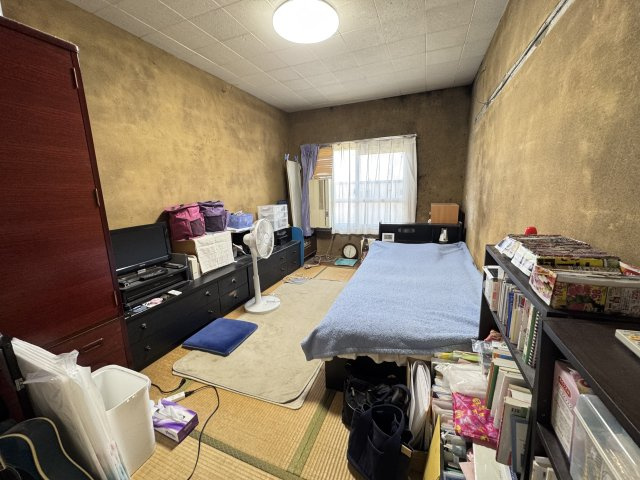 和室6帖です。個人の部屋や寝室として使えるお部屋です。