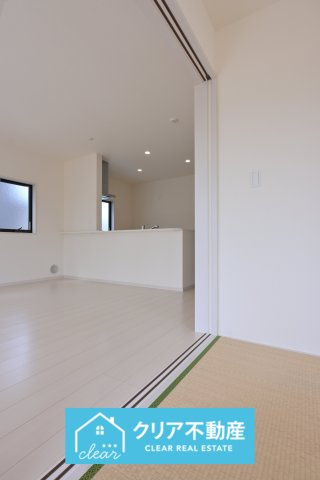 キッチンから和室までよく見渡せるので小さなお子様の遊び場にもぴったり♪