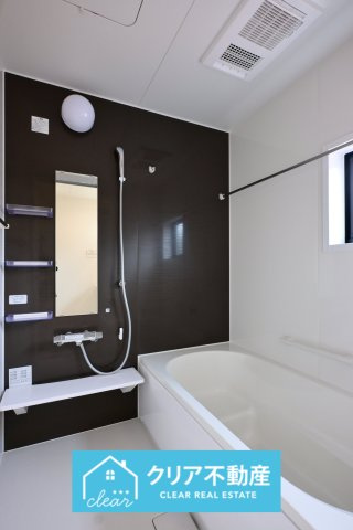 シックでお洒落なお風呂は1日の疲れを癒す落ち着ける空間です♪