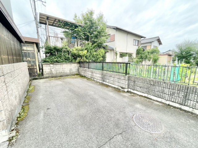 バス停まで徒歩4分☆