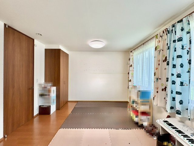 将来2部屋に分けられる間仕切り対応の洋室9帖。ライフスタイルの変化にも柔軟に対応できます。