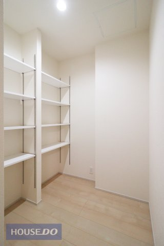 【収納】しっかり収納がついております！各居室にしっかり収納がついているので、荷物が増えても安心ですね！お部屋を広く使うためにも収納スペースは必要です。