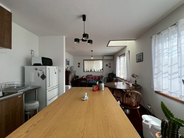 本写真を基にAI処理により家具・家財等を除去した画像を掲載しています。