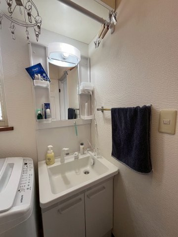 本写真を基にAI処理により家具・家財等を除去した画像を掲載しています。