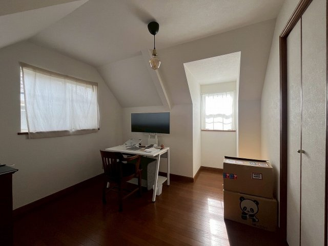 本写真を基にAI処理により家具・家財等を除去した画像を掲載しています。