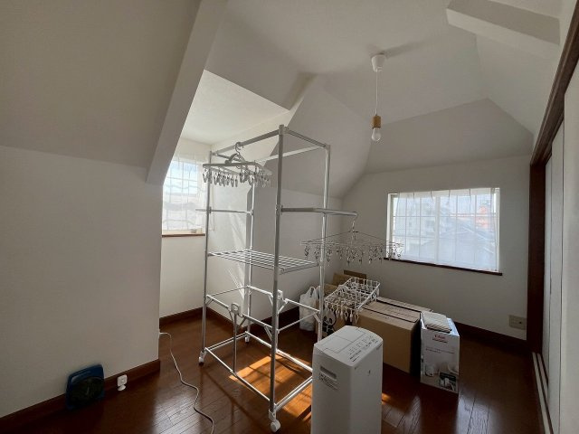 本写真を基にAI処理により家具・家財等を除去した画像を掲載しています。