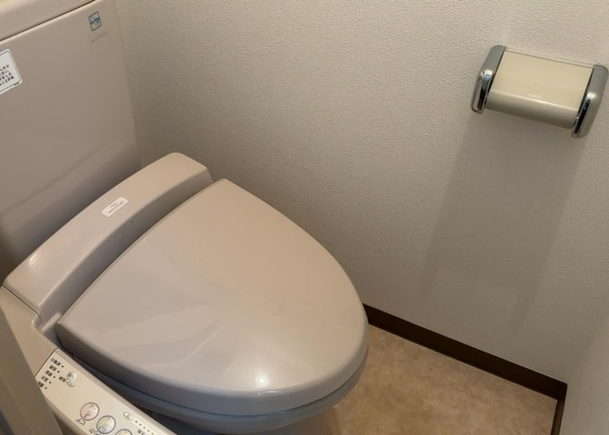 トイレは大きさや形、機能、抗菌性などが異なる多種多彩なタイプが各メーカーから出ています。それぞれに良さがあるため、事前にどういったタイプのトイレがいいのかをご家庭内で決めて、内見に行くといいでしょう。