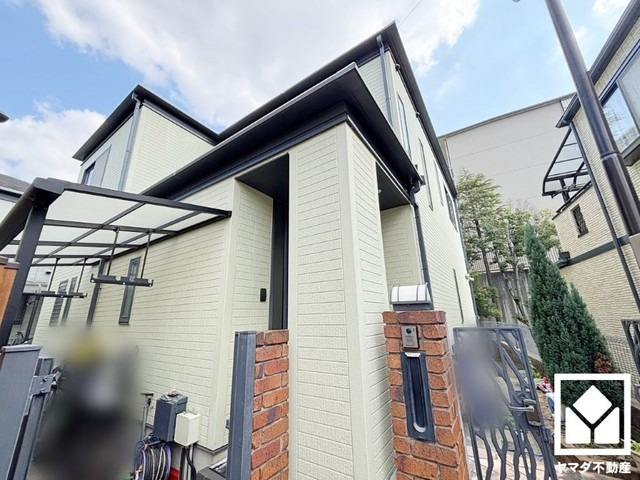 毎日の料理がもっとスムーズになる、便利な3口コンロ付き。