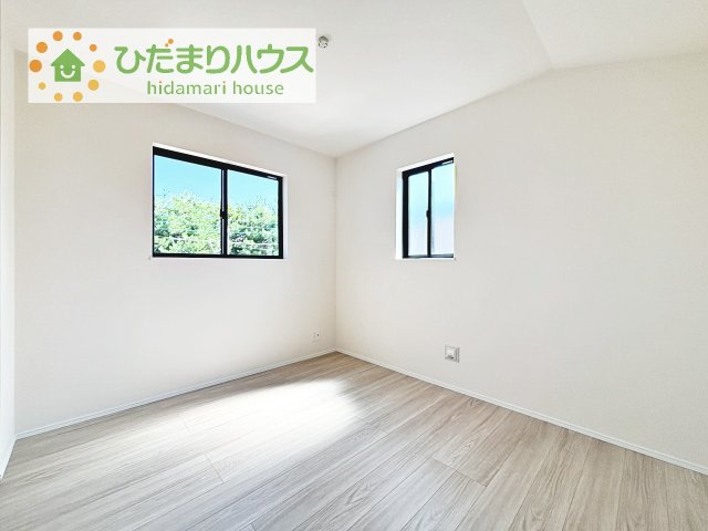 机にベットを置けば子供部屋の完成です！
