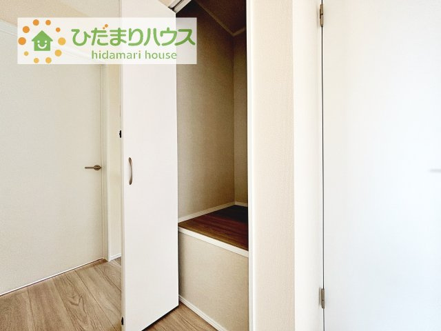 ちょこっとした収納があることで、消耗品のストックをするのにも便利です☆