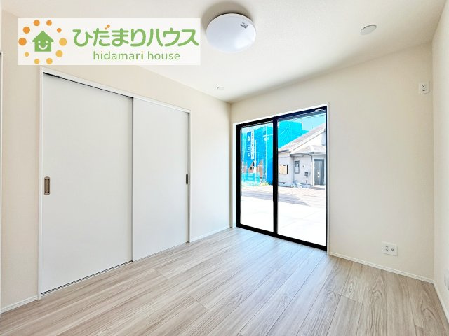 お掃除しやすく、清潔感を保てるのでダニも発生しにくいフローリング♪