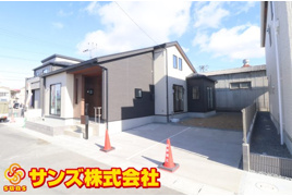 郡山市芳賀３丁目　　　２号棟　　　芳賀小学校、郡山第４中学区の外観