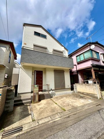 ■2015年築・2LDK＋シューズインクローク　■南道路に面した敷地です！　■戸塚綾瀬小学校まで徒歩10分(約750m)・戸塚中学校まで徒歩5分(約350m)