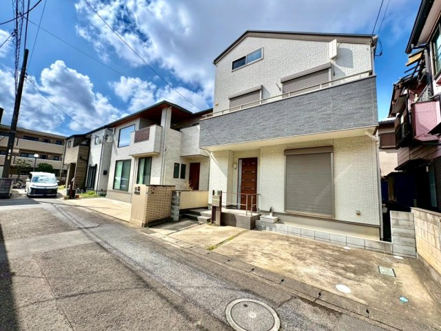 ■2015年築・2LDK＋シューズインクローク　■南道路に面した敷地です！　■戸塚綾瀬小学校まで徒歩10分(約750m)・戸塚中学校まで徒歩5分(約350m)