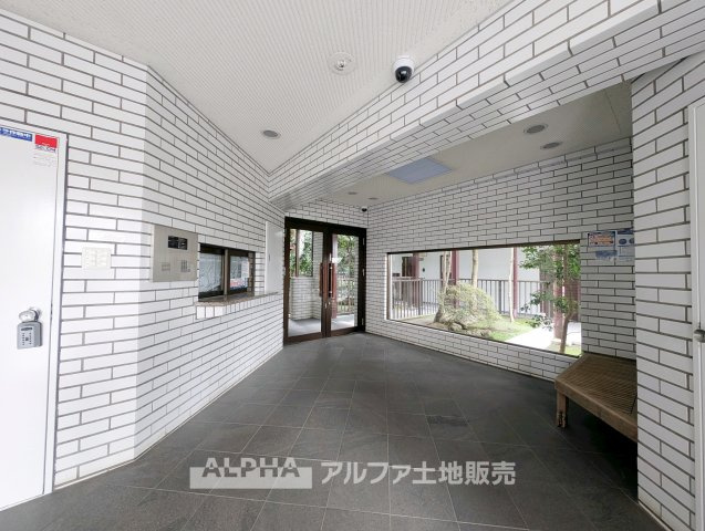 【Residence】　◆安心感にも配慮◆オートロックや宅配ボックスを備えたマンション。不在時の荷物受け取りや防犯面など、日々の暮らしを考えた共用設備が整っています。