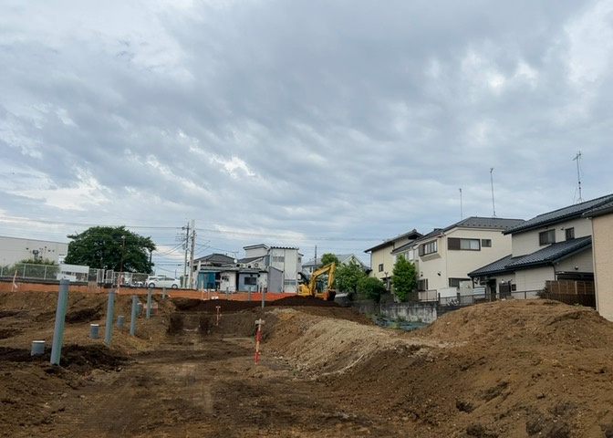 土地の形が極端に長細かったり、狭小地、あるいは道路との高低差がある傾斜地だった場合、後々売ろうとしても買い手がつかない場合もあります。後々、売却することになった時に価値の下がらない土地を選びましょう。