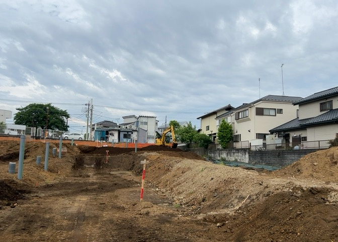 土地を買う際、住む地域の自治体や福祉の補助制度にも注目してみましょう。子供や老人の医療補助やゴミ出しのルールなど、自治体によってルールに大きな違いがあるため、暮らしやすい土地で判断するとよいでしょう。