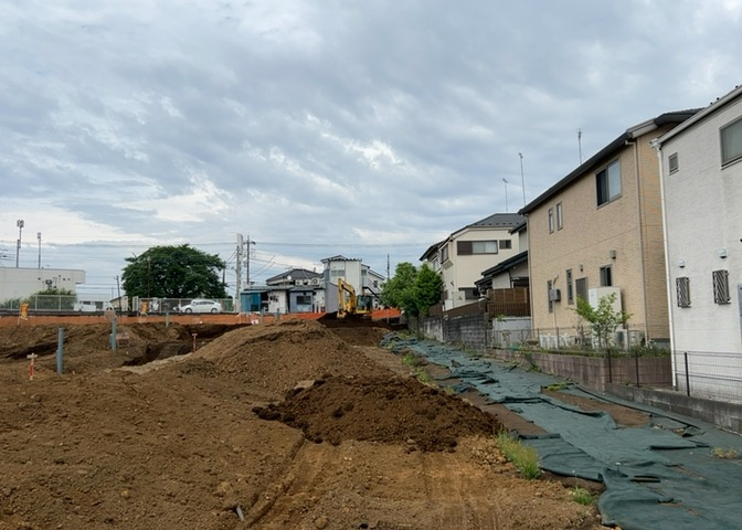 隣家の土地はどうなっているのか、生活利便施設が近くにあるのか、学校まで近いかなど、お客様のライフスタイルにあわせたイメージが重要です。また、近くにあると困る施設が近くにないかも確認するといいでしょう。