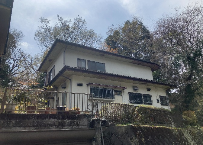 隣家の土地はどうなっているのか、生活利便施設が近くにあるのか、学校まで近いかなど、お客様のライフスタイルにあわせたイメージが重要です。また、近くにあると困る施設が近くにないかも確認するといいでしょう。