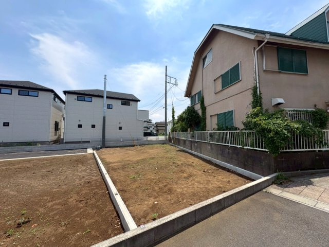 ■D区画　■自由設計で理想の住まいを実現できる注文住宅用地！　■現地と合わせて当社施工現場のご見学も可能です！　■花田小学校まで徒歩2分(約160ｍ)・中央中学校まで徒歩15分（約1200ｍ）