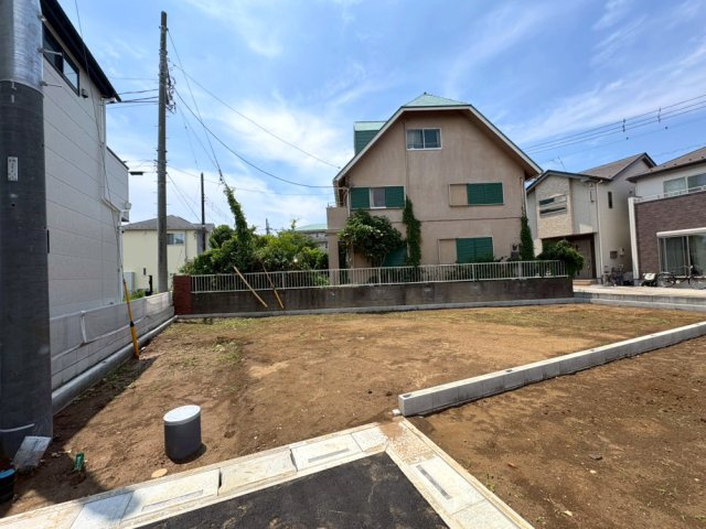 ■D区画　■自由設計で理想の住まいを実現できる注文住宅用地！　■現地と合わせて当社施工現場のご見学も可能です！　■花田小学校まで徒歩2分(約160ｍ)・中央中学校まで徒歩15分（約1200ｍ）
