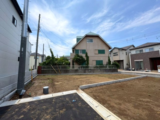 ■D区画　■自由設計で理想の住まいを実現できる注文住宅用地！　■現地と合わせて当社施工現場のご見学も可能です！　■花田小学校まで徒歩2分(約160ｍ)・中央中学校まで徒歩15分（約1200ｍ）