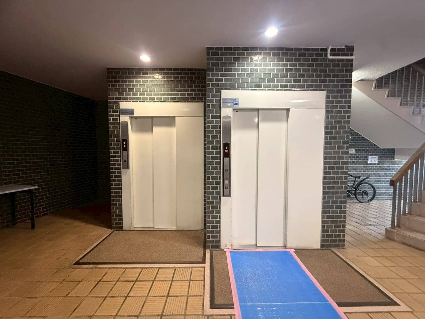 エレベータ2基完備