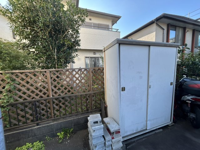 マンションの駐輪場は、事前に空きがあるか確認を取ると安心です。せっかく入居したのに駐輪スペースがない！なんてことになったら大変ですよね。そこで、内見時や購入前にはまず事前に確認しておくと良いでしょう。