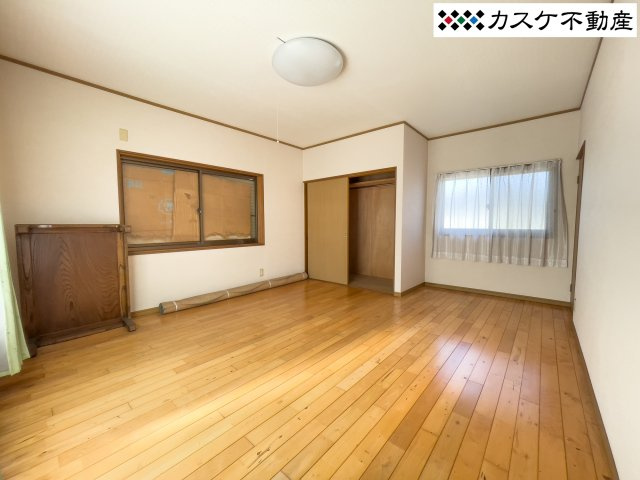 約9帖の2F洋室（東側）