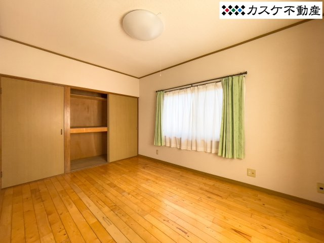 約6帖の2F洋室（東側）