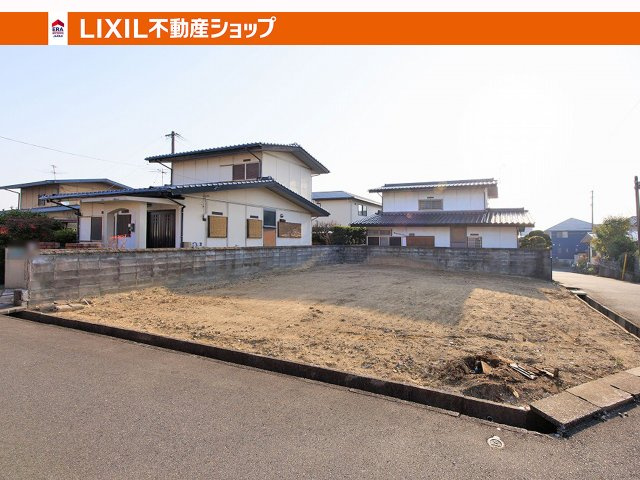 交通量も少ないので駐車場の出し入れ楽々です。