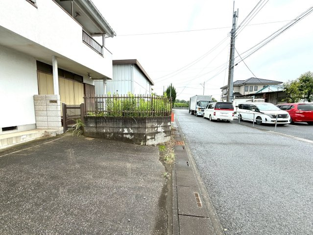 南西道路に面し陽当り良好！敷地約45坪・自由設計で夢のマイホームはいかがでしょうか！建築条件なし・お好きなハウスメーカーで建築可能です！