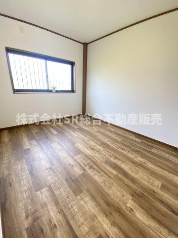 1F・洋室6帖。個人の部屋や寝室として使える洋室です