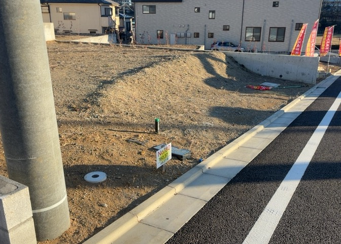 隣家の土地はどうなっているのか、生活利便施設が近くにあるのか、学校まで近いかなど、お客様のライフスタイルにあわせたイメージが重要です。また、近くにあると困る施設が近くにないかも確認するといいでしょう。