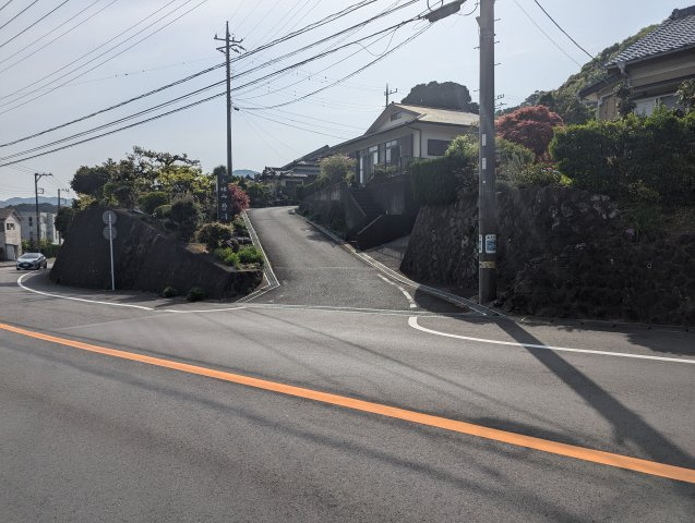 下田市街地まで車で10分です。近くに入田浜海水浴場もあります。