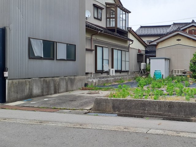 西側　こちらも駐車可能