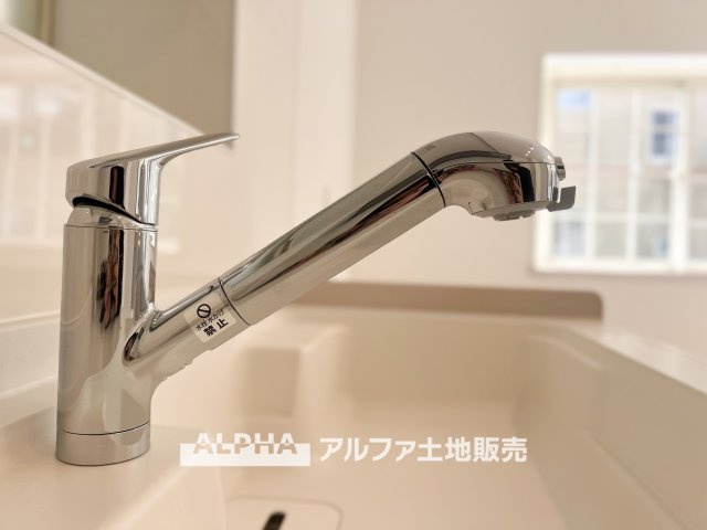 【Water　cleaner】　◆浄水器◆蛇口から流れ出すお水はクリーンでいつも楽しめます。また浄水器内臓シャワー混合栓なので場所取らずのスッキリとしたスタイルです。