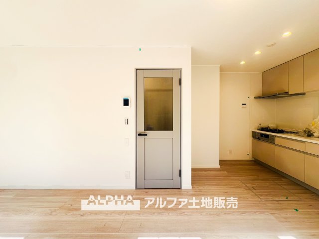 【A　warm　space】◆心をほどく場所◆　ゆったりとした空間に包まれ、誰かを迎えることが日常になる住まい。　この環境で暮らすうちに、時間の使い方も、人との距離感も変わっていく。