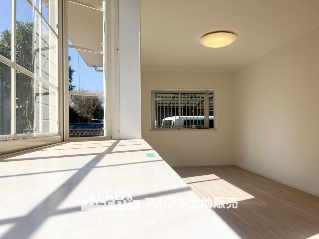 【A　warm　space】◆心がほどける場所◆　ゆとりある空間が、日常に静かな余白をつくる住まい。人を迎えることが自然になり、暮らしのリズムも穏やかに整っていく。