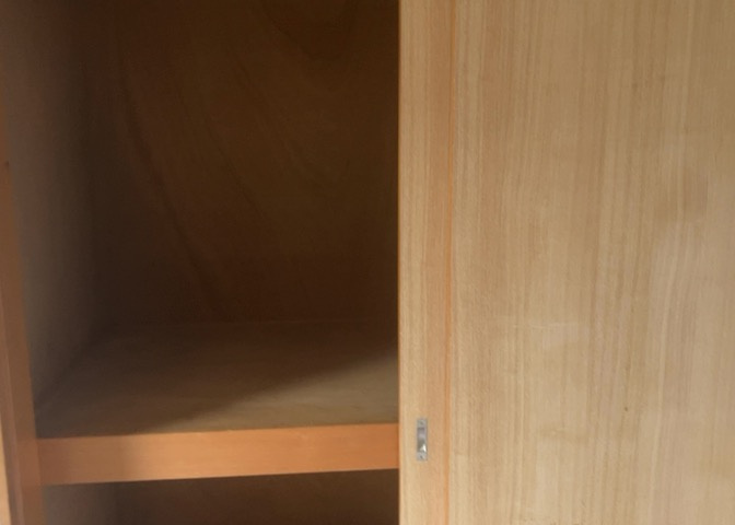 デザイン性を重視しすぎて収納が少なかった！なんてことにならないため、事前に現地で収納の数を確認しておくことをお勧めします。クローゼット以外にも床下収納や屋根裏収納、パントリーなどもチェックしましょう。