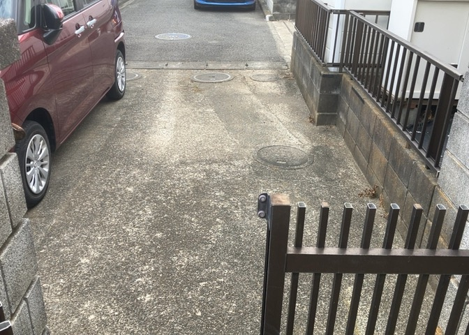 駐車場と明記されていても、最小スペースでつくられた駐車場だと大型車は駐車できなかったり、出入りしにくくなったりする可能性があります。お車のサイズと購入したい物件の駐車場のサイズを現地で確認しましょう。