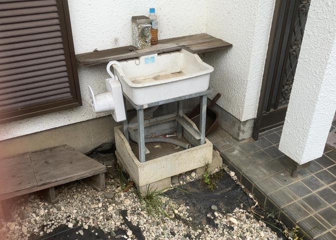 敷地内に散水栓や立水栓があると便利です。水道水を直接利用できるため、水を運ぶ手間を省くことが出来ます。大量の水を必要とする洗車作業や清掃などに役立ちます。その他設備とあわせて、現地でご確認ください。