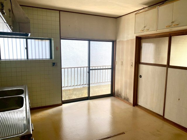 7帖のダイニングキッチン。
