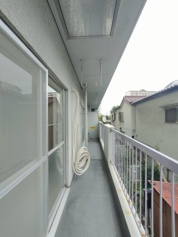 【バルコニー】　南向きバルコニー。